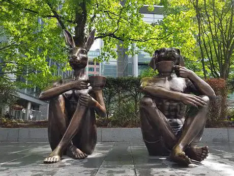Photo de Rabbitwoman and Dogman