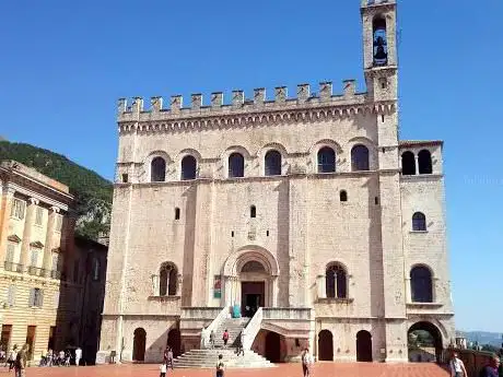 Pek Tuscany in Limo (Tours & Experiences in Tuscany))