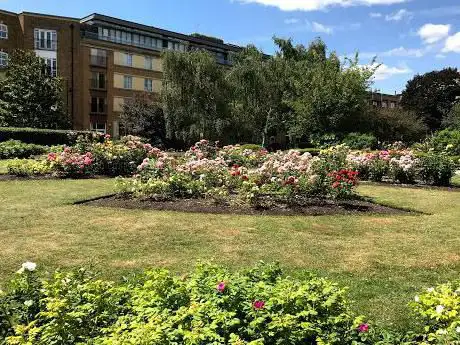 Photo de Leathermarket Gardens