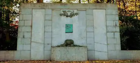 Monument ter ere van Kolonel René Bremer