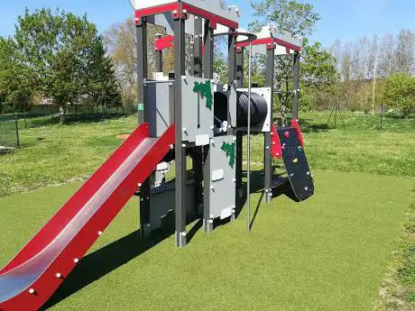 Photo de Aire de jeux exterieur 