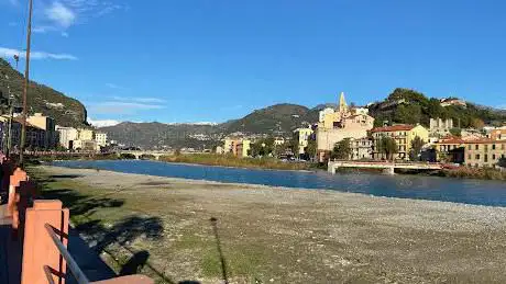 Panchina Rossa Gigante
