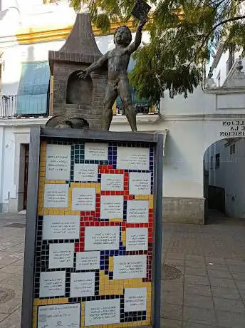 Photo de Monumento a los alfareros  ceramistas y al cante por soleá de Triana