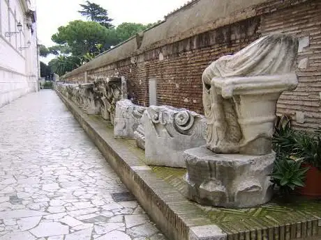 Photo de Area archeologica della basilica di San Paolo