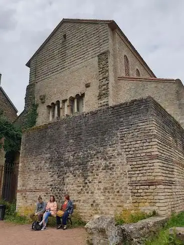 Photo de Basilica of Saint-Pierre-aux-Nonnains