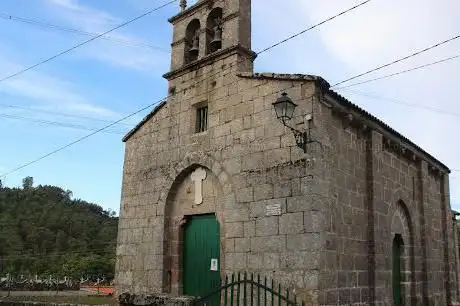 Photo de Igrexa de San Martiño de BrabÃÂo