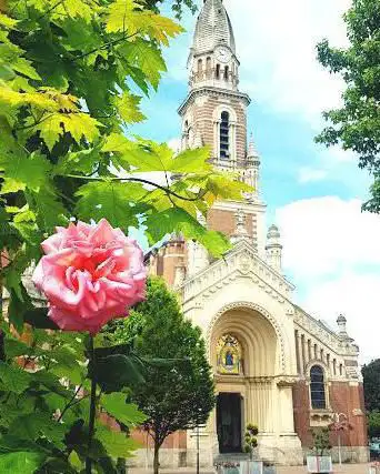 Photo de St. Mary Magdalene Catholic Church at La Madeleine