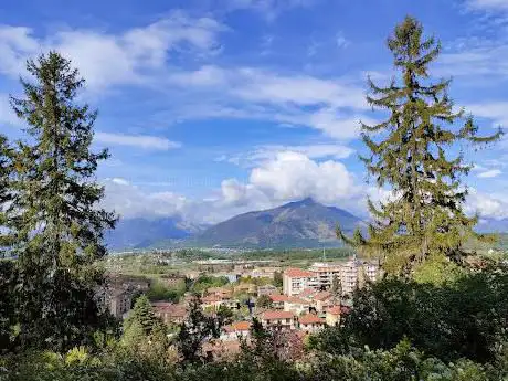 Photo de Area Attrezzata Collina di Rivoli