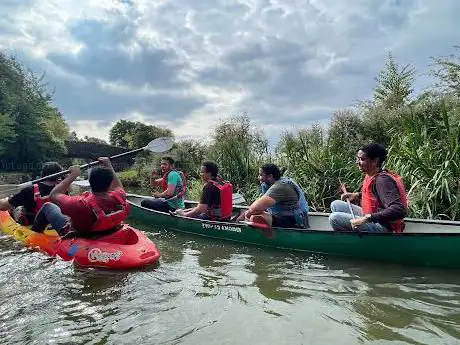 Photo de Thrupp Canoe and Kayak Hire Centre