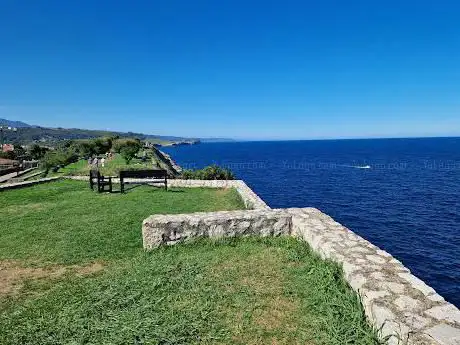 Photo de El banco más guapu de Llanes
