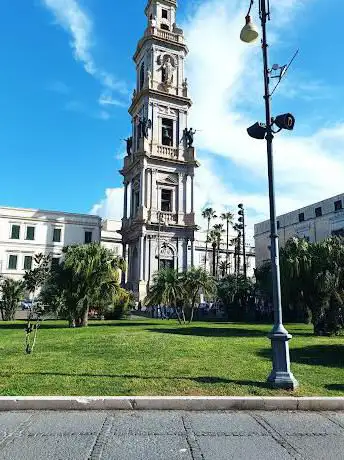 Photo de Piazza Bartolo Longo