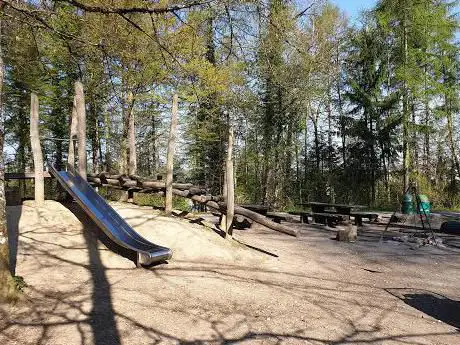 Photo de Waldspielplatz Niklausen