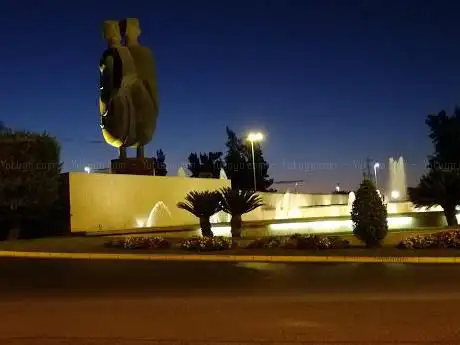 Photo de Monumento a las Dos Hermanas