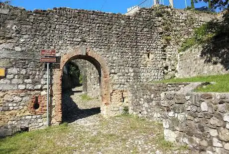 Photo de Porta Sinagoga