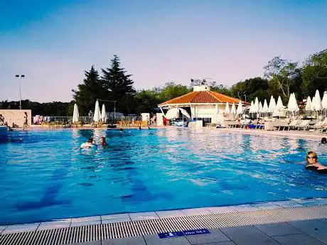 Photo de beach Crnika