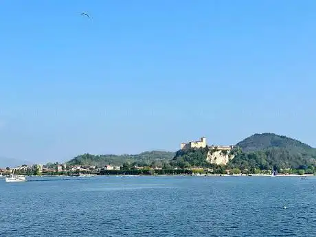 Photo de Lungo Lago Arona