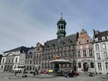 Porte-bonheur de la cité Montoise