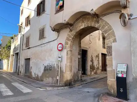 Portal de la Bassa