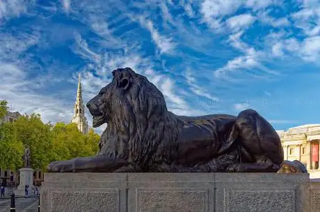 Photo de United Kingdom Landseer Lions Statues
