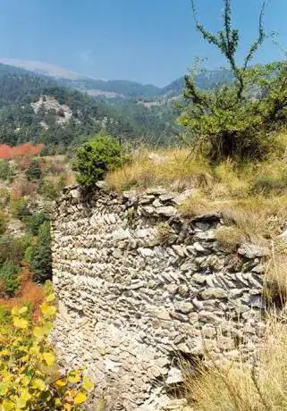 Photo de Ruderi del castello di Villecloze