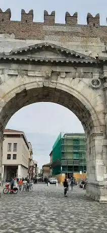 Arc d'Auguste