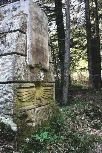 Monument Saxon