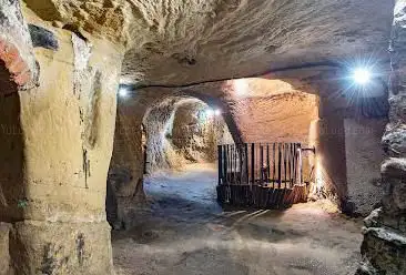 Photo de City of Caves