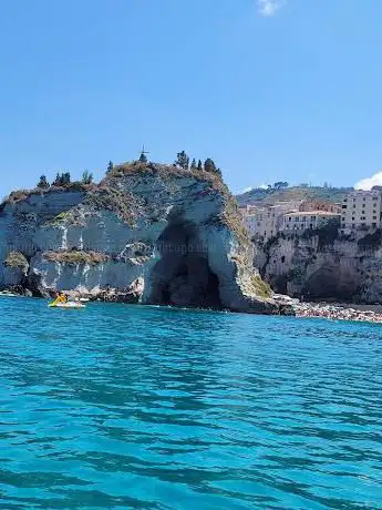 Photo de Tropeasub escursioni e tour in barca Noleggio Barche e gommoni, Escursioni in barca,Tour Snorkeling,Isole eolie.