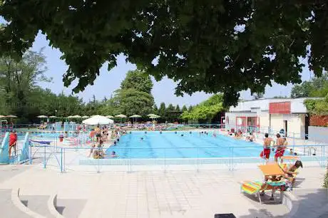 Photo de Piscina Comunale di Spezzano