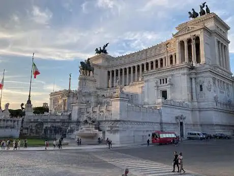 Photo de Sacrario delle bandiere