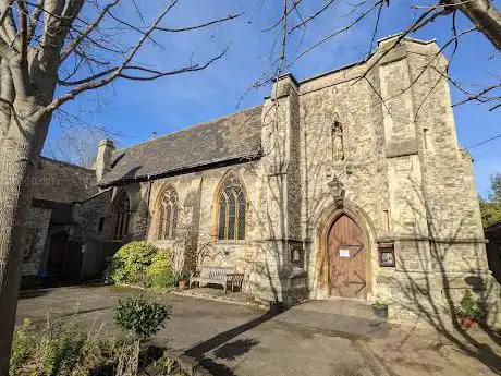 Photo de St Mary Magdalen Roman Catholic Church Mortlake