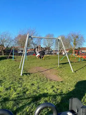 Photo de Vicarage Road Playing Fields Play Area