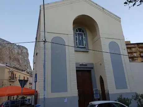 Photo de Church Holy Mary Queen of Apostles