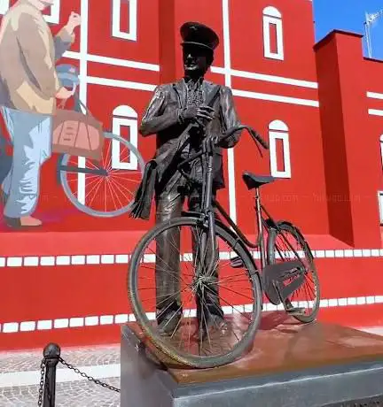 Photo de Statua MASSIMO TROISI