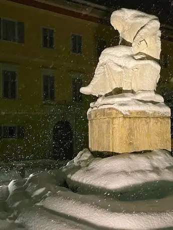 Monumento a don Giuseppe Grazioli