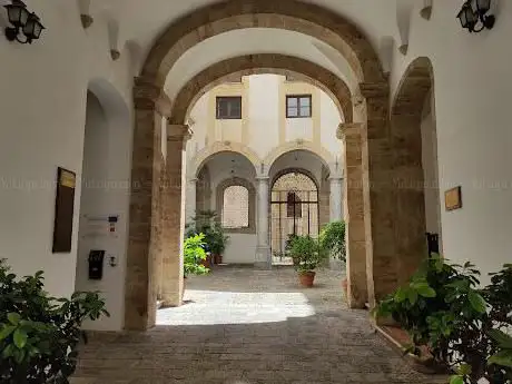 Photo de Palazzo Palagonia alla Gancia
