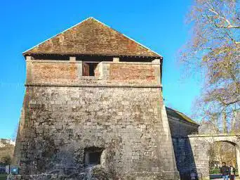 Photo de Chamars Bastion