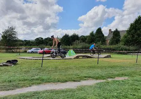 Photo de Llanarmon-yn-lal Playground & Skatepark