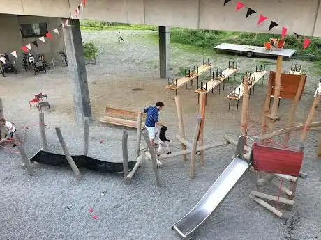 Photo de Spielplatz Zwicky Süd