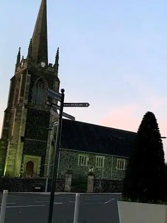 Photo de All Saints Parish Church