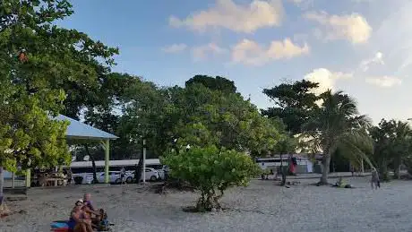 Plage Des Raisins Clairs (Suite)