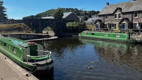 Dragonfly cruises and dayboats