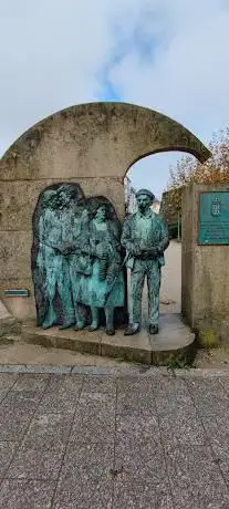 Photo de Monumento ás Festas de San Froilán