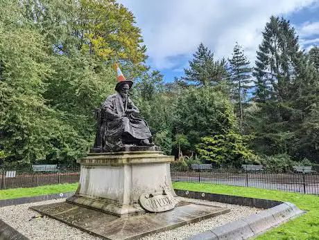 Photo de Statue of Lord Kelvin