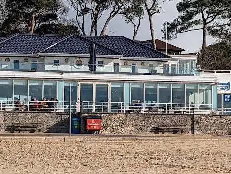 Photo de Branksome Chine Beach