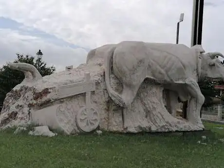Monumento al Bue Grasso