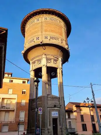Photo de Antica torre monumentale dell'acquedotto di Rovato