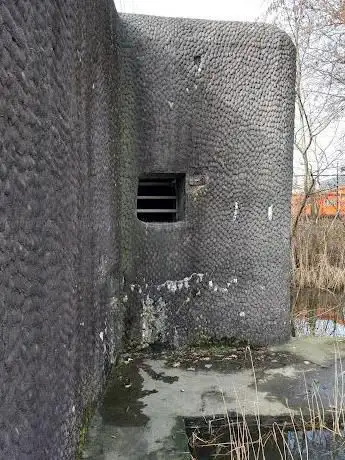 Bunker en tapsluis aan de antitankgracht