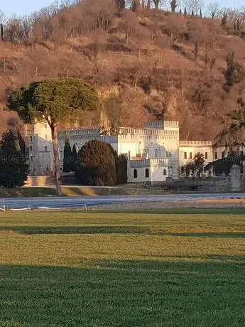 Photo de Area per Passeggiate
