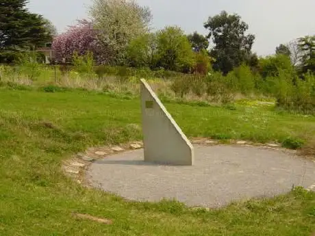 Photo de Henbury Millennium Green